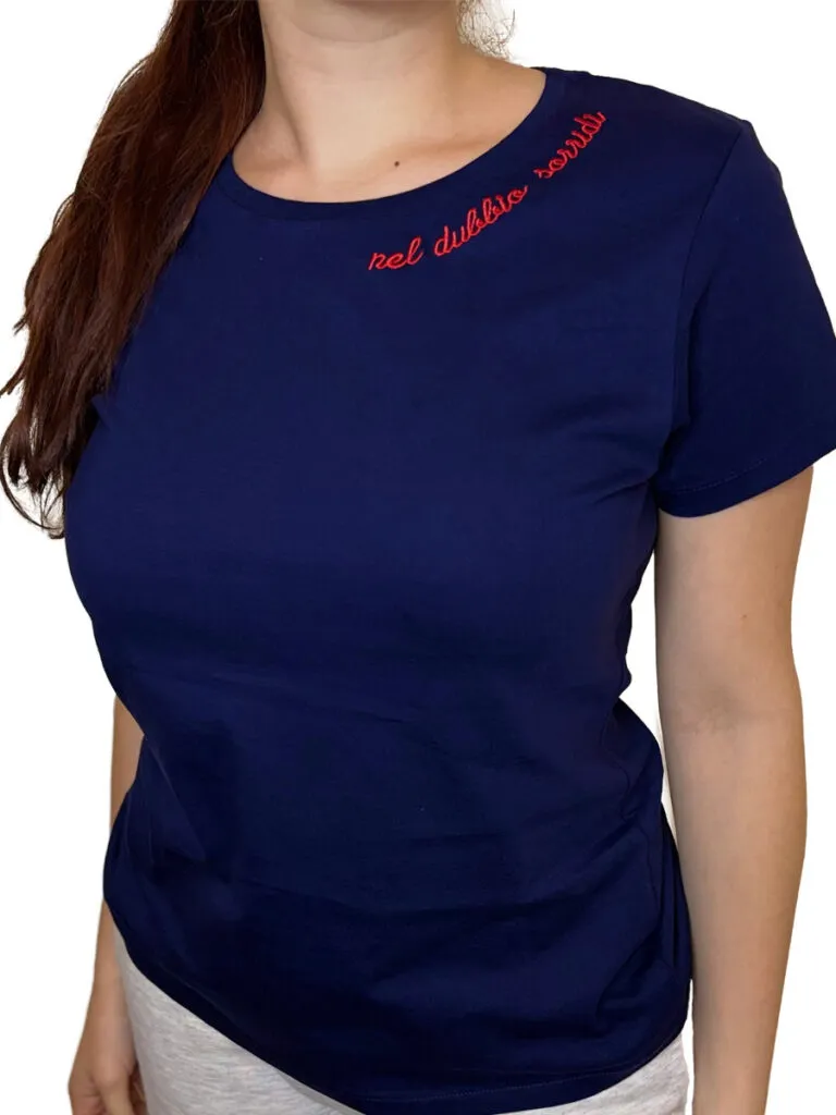 tshirt Nel dubbio sorridi - donna blu